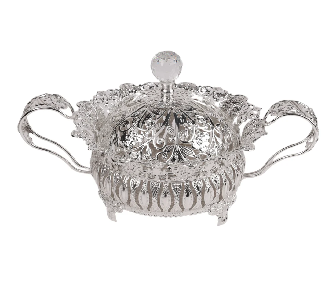Coverd Bowl with Handle